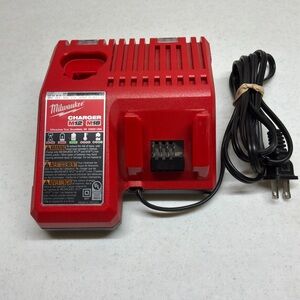 Milwaukee M12 M18 Battery Charger - Red Untested
